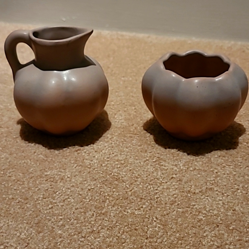 Van Briggle creamer and small bowl